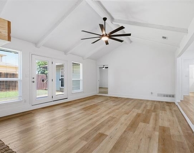 4351 Altamesa Boulevard - Photo Thumbnail 10