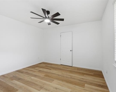 4351 Altamesa Boulevard - Photo Thumbnail 17