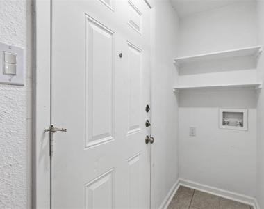 4351 Altamesa Boulevard - Photo Thumbnail 16