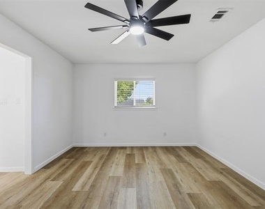 4351 Altamesa Boulevard - Photo Thumbnail 22