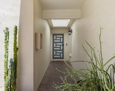 6942 E Exeter Boulevard - Photo Thumbnail 5