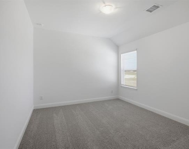 2911 Hanscom Street - Photo Thumbnail 9