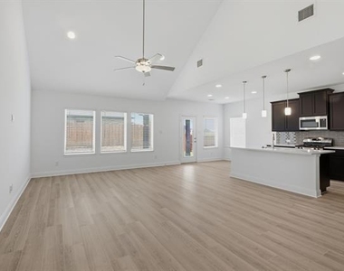 2911 Hanscom Street - Photo Thumbnail 19