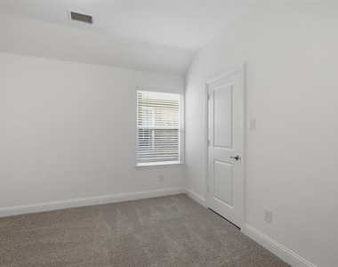 2911 Hanscom Street - Photo Thumbnail 11