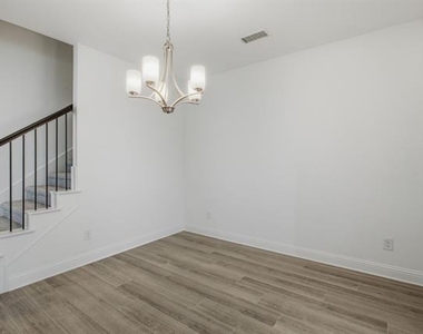 2911 Hanscom Street - Photo Thumbnail 27