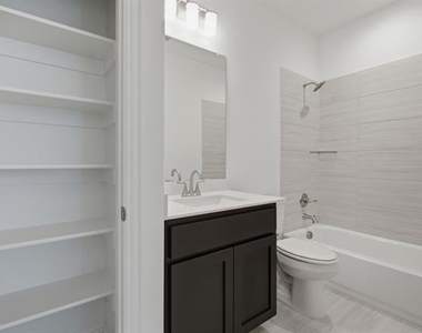 2911 Hanscom Street - Photo Thumbnail 33