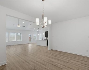 2911 Hanscom Street - Photo Thumbnail 28