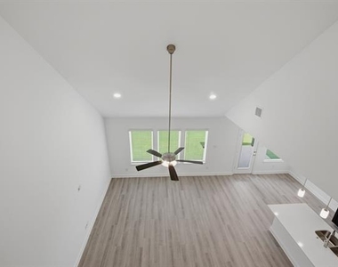 2911 Hanscom Street - Photo Thumbnail 37