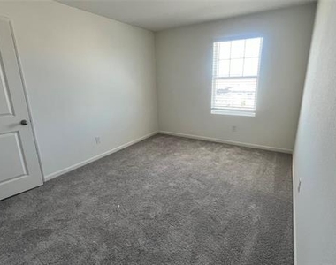 10320 Holycross Lane - Photo Thumbnail 9