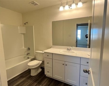 10320 Holycross Lane - Photo Thumbnail 7