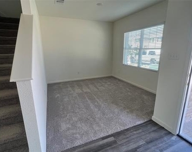 10320 Holycross Lane - Photo Thumbnail 4