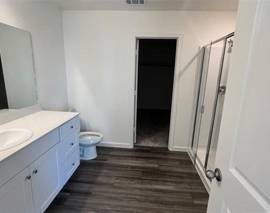 10320 Holycross Lane - Photo Thumbnail 13