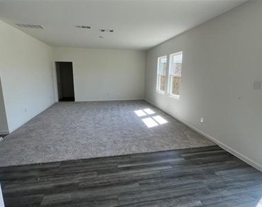 10320 Holycross Lane - Photo Thumbnail 2