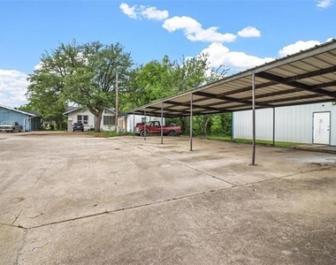 814 N Walnut Street - Photo Thumbnail 13