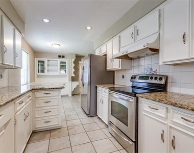 7739 La Manga Drive - Photo Thumbnail 5