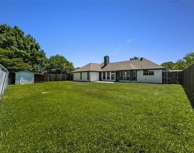 116 Princeton Circle - Photo Thumbnail 24