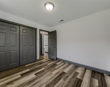 116 Princeton Circle - Photo Thumbnail 14