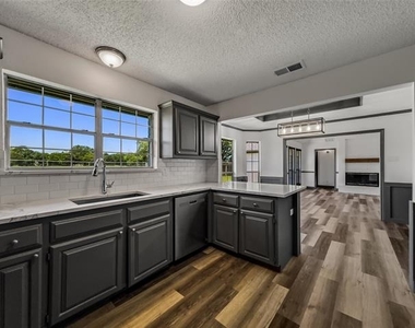 116 Princeton Circle - Photo Thumbnail 3