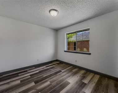 116 Princeton Circle - Photo Thumbnail 18