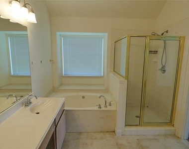 3904 Valez Drive - Photo Thumbnail 21