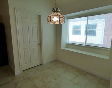 3904 Valez Drive - Photo Thumbnail 14