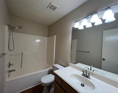 2213 Rolling Creek Run - Photo Thumbnail 12