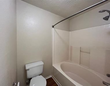 2213 Rolling Creek Run - Photo Thumbnail 8