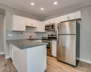 1008 S Mariana Street - Photo Thumbnail 4