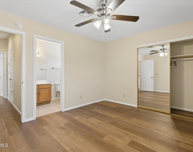 15805 N 51st Street - Photo Thumbnail 25