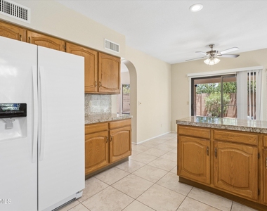15805 N 51st Street - Photo Thumbnail 6