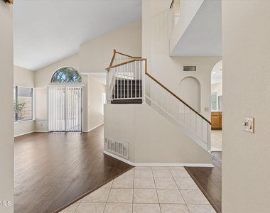 15805 N 51st Street - Photo Thumbnail 11