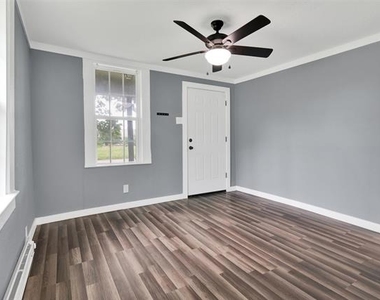 721 S First Street - Photo Thumbnail 7