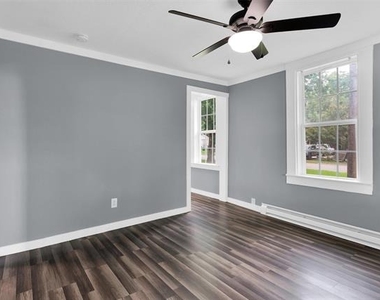 721 S First Street - Photo Thumbnail 8