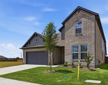 1224 Redcoat Drive - Photo Thumbnail 2