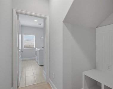 1224 Redcoat Drive - Photo Thumbnail 28