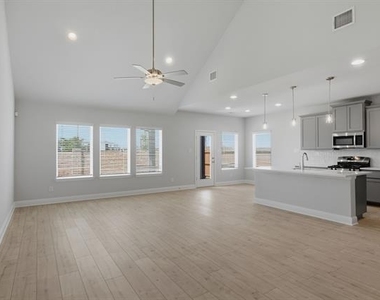 1224 Redcoat Drive - Photo Thumbnail 10