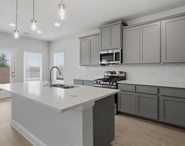 1224 Redcoat Drive - Photo Thumbnail 14