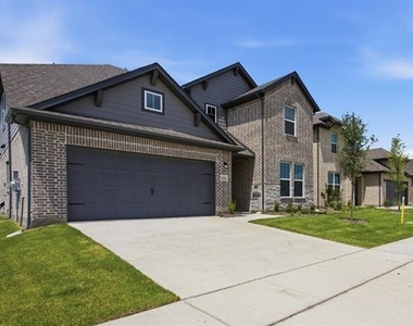 1224 Redcoat Drive - Photo Thumbnail 1