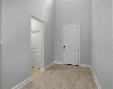 1224 Redcoat Drive - Photo Thumbnail 6
