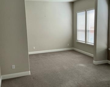 2195 English Ivy Road - Photo Thumbnail 12