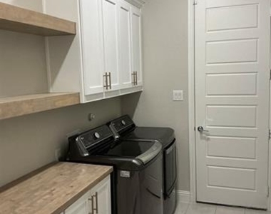 2195 English Ivy Road - Photo Thumbnail 6