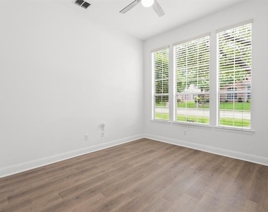 2127 Estes Park Drive - Photo Thumbnail 7