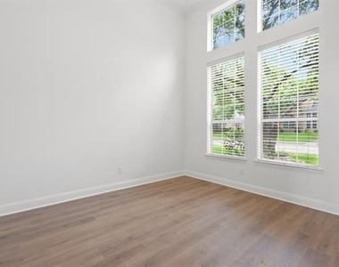 2127 Estes Park Drive - Photo Thumbnail 8