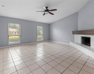 1105 Joshua Tree Drive - Photo Thumbnail 4
