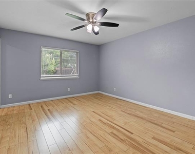 1105 Joshua Tree Drive - Photo Thumbnail 10