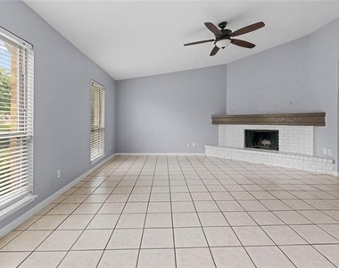 1105 Joshua Tree Drive - Photo Thumbnail 5