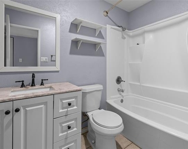 1105 Joshua Tree Drive - Photo Thumbnail 15