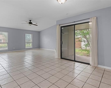 1105 Joshua Tree Drive - Photo Thumbnail 6