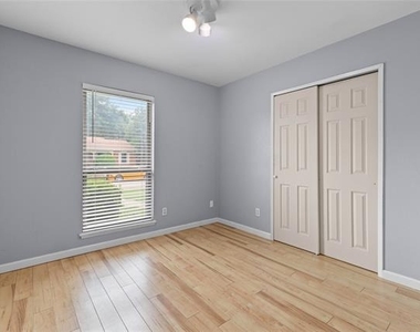 1105 Joshua Tree Drive - Photo Thumbnail 13