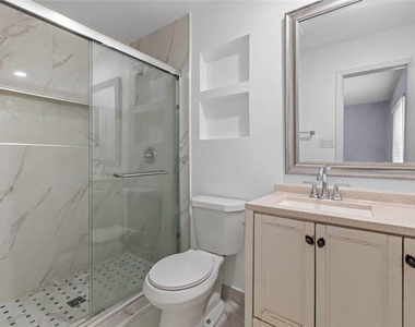 1105 Joshua Tree Drive - Photo Thumbnail 12